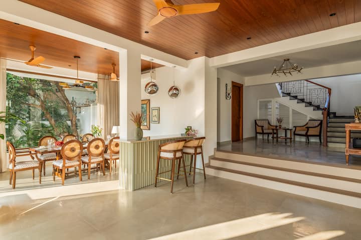 Dining area image 1