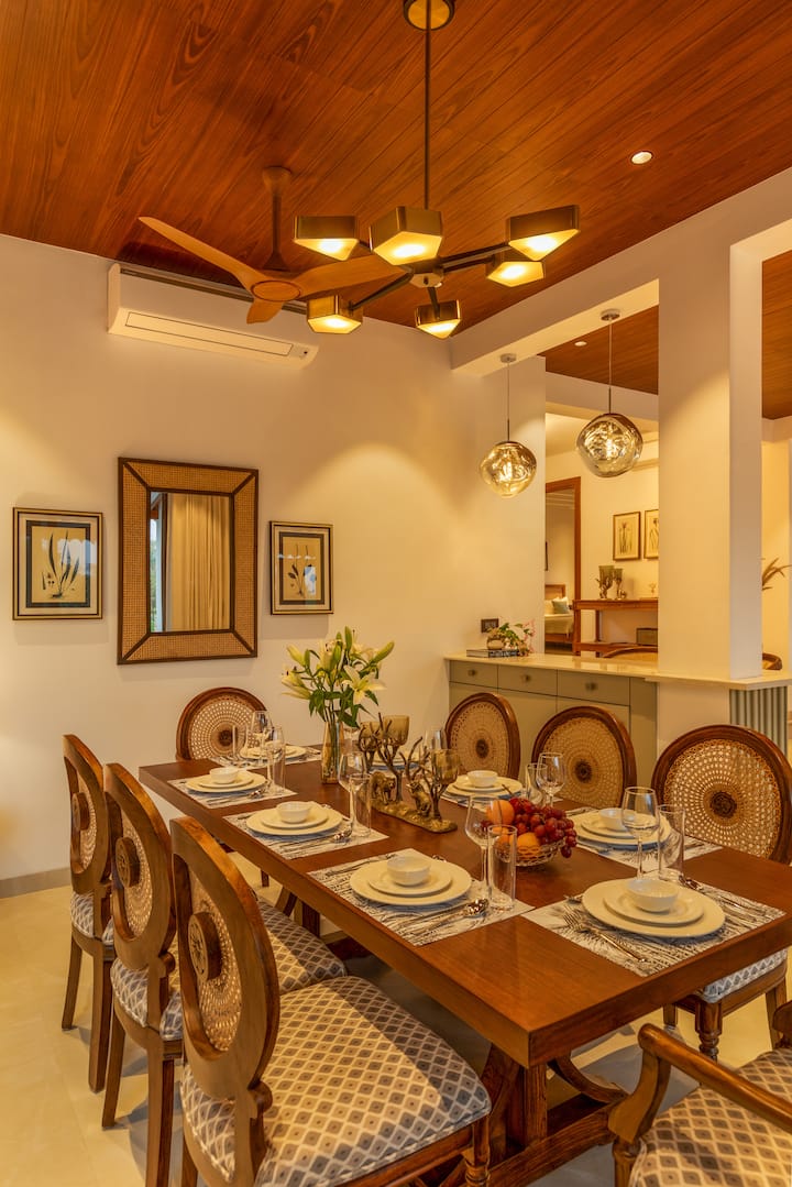 Dining area image 3