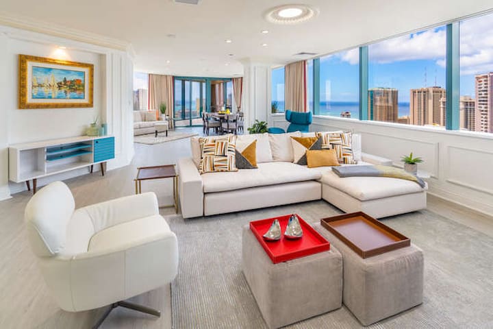 Luxury 3 bds Oceanview PH at Waikiki Landmark gallery image 3