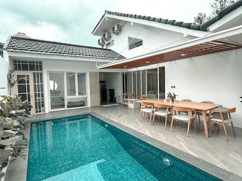 Villa 3BR Poll near Taman Budaya