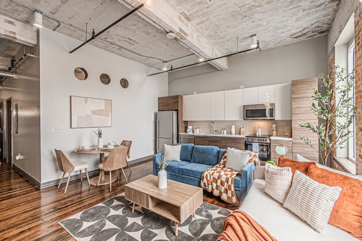 Downtown Dallas Loft+ 5 Min Walk To Convention Ctr - Dallas, TX