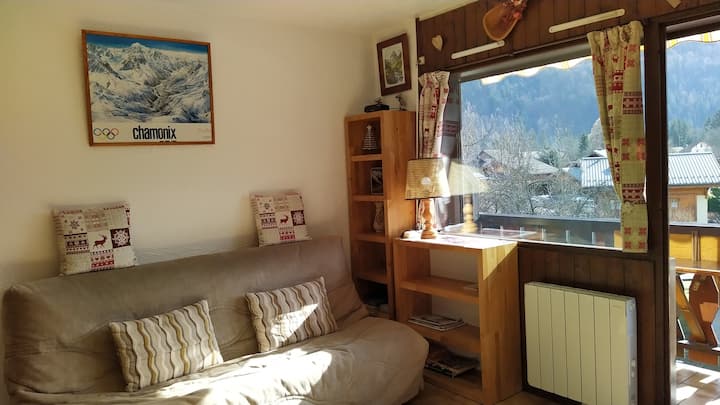 منطقة استراحة مع سرير أريكة 140 × 190