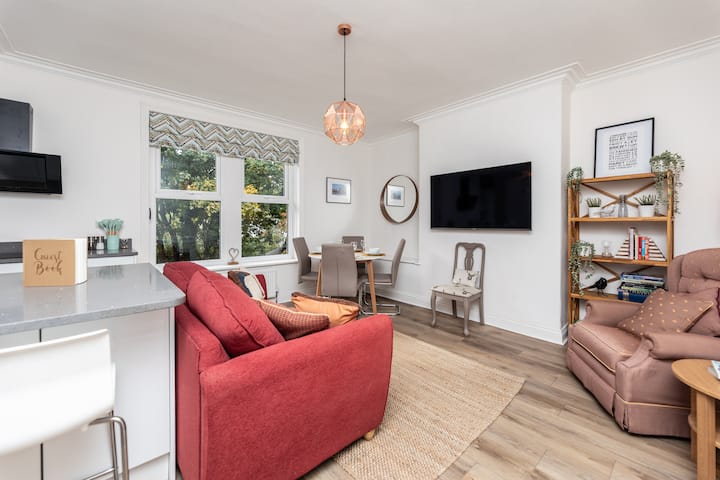 Stylish Flat | Long Stays & Work - Wetherby