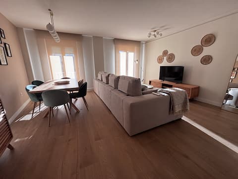 Propiedad de Airbnb exitosa: Your 100 m² house in the center Spacious, Renovated, Quiet en Valladolid