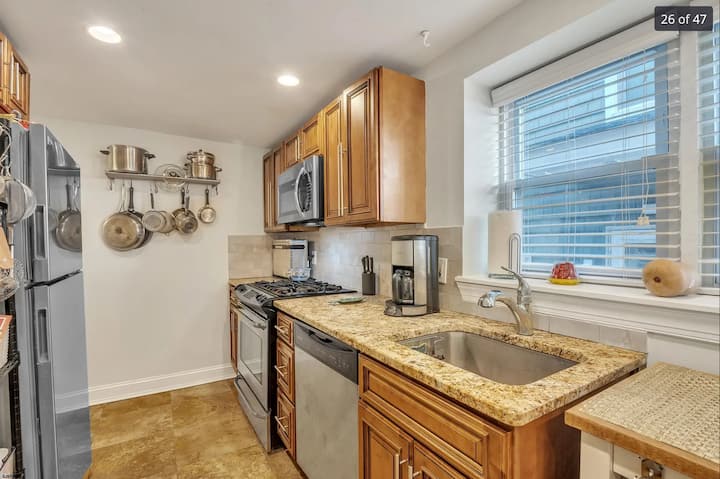 Victorian Beach Apartment - Ventnor City, NJ