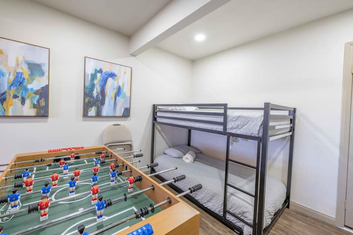 Საძინებელი №5: მყუდრო და სახალისო, ორადგილიანი ორსართულიანი საწოლით, რომელიც იდეალურია ბავშვებისთვის ან დამატებითი სტუმრებისთვის