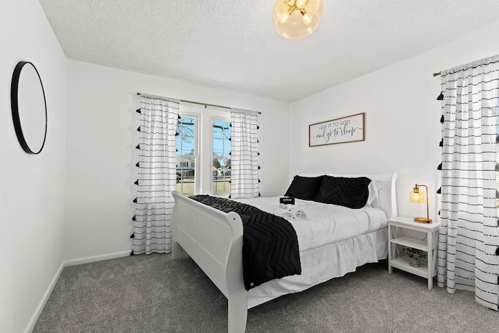 Удобен брачен кревет!