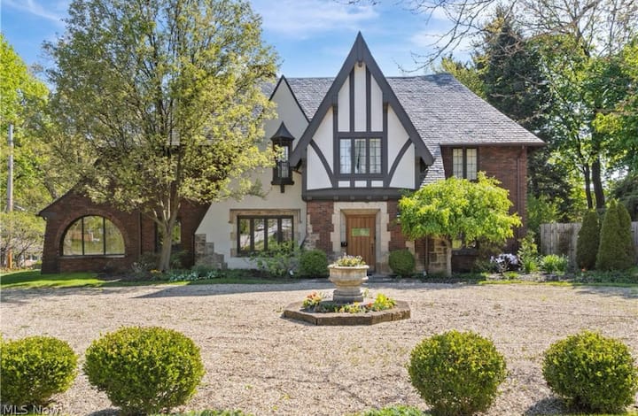 Stan Hywet, Highland Square - Sleeps 12