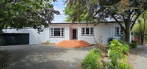 Beautiful spacious Hokowhitu home