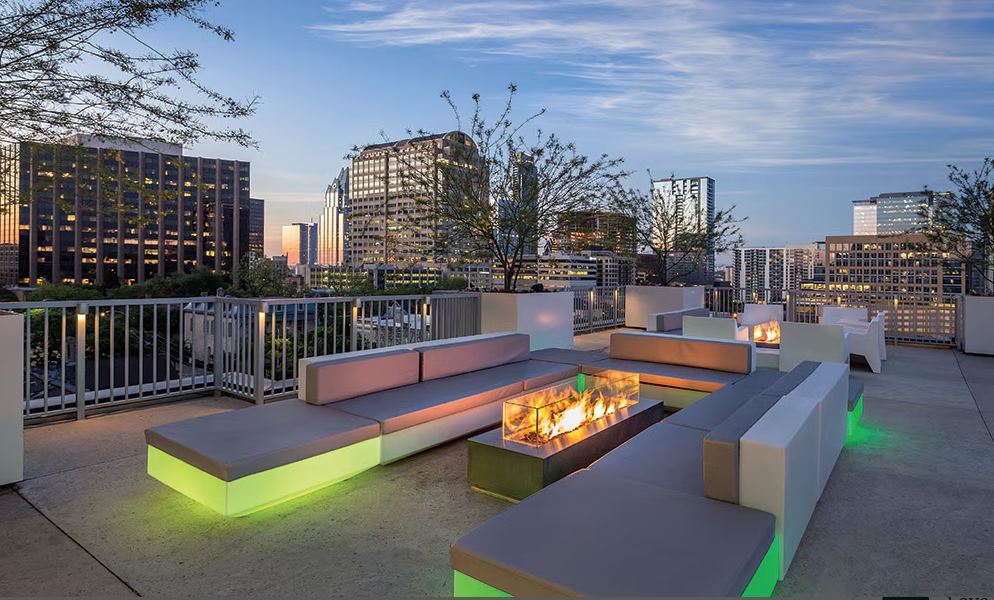 Deluxe Studio for 4 - Walk to Austin City Limits!