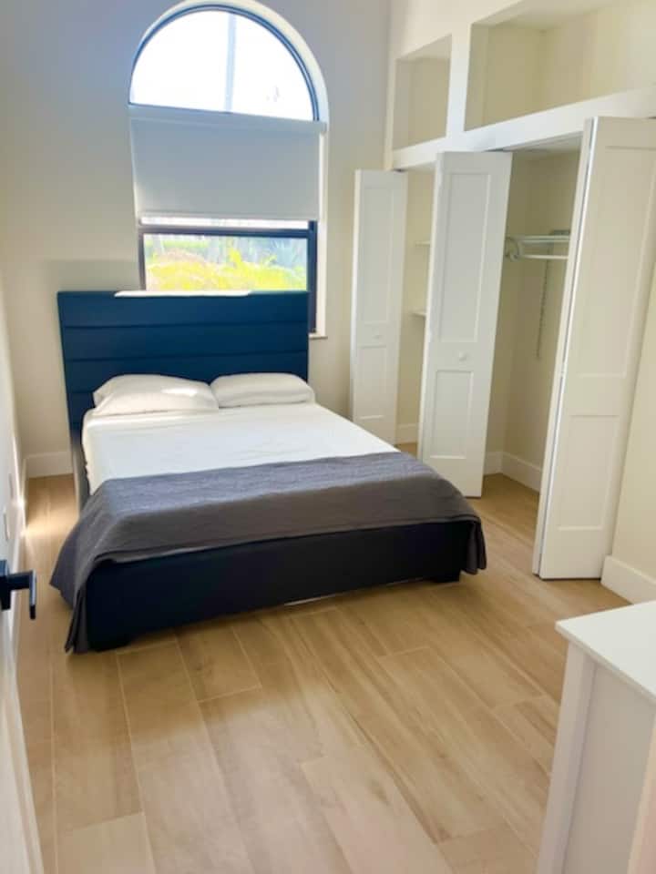 Bračni krevet (širine 150-179 cm 