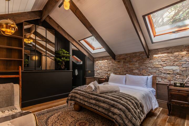 Stylish Hidden Gem in Muizenberg gallery image 4