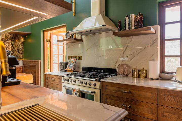 Stylish Hidden Gem in Muizenberg gallery image 3