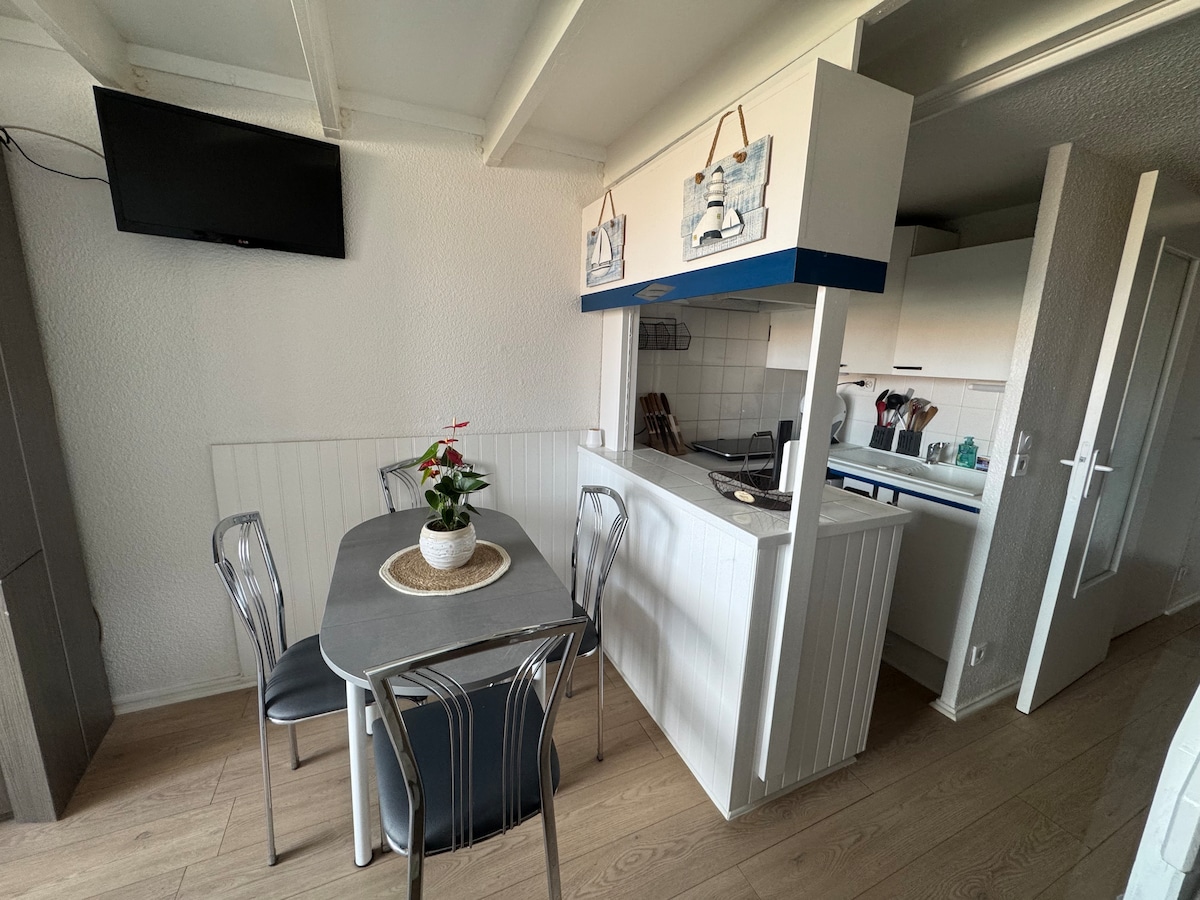 Airbnb performant: Appartement 22m2+ mezzanine 18m2 cocooning à Saint Hilaire De Riez