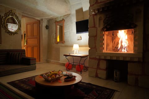 No. 102 with a Living Room-Jacuzzi-Bath