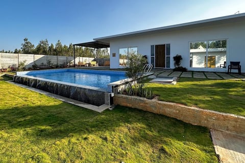 Luxury Villa | Private Pool, Jacuzzi Jets & Garden