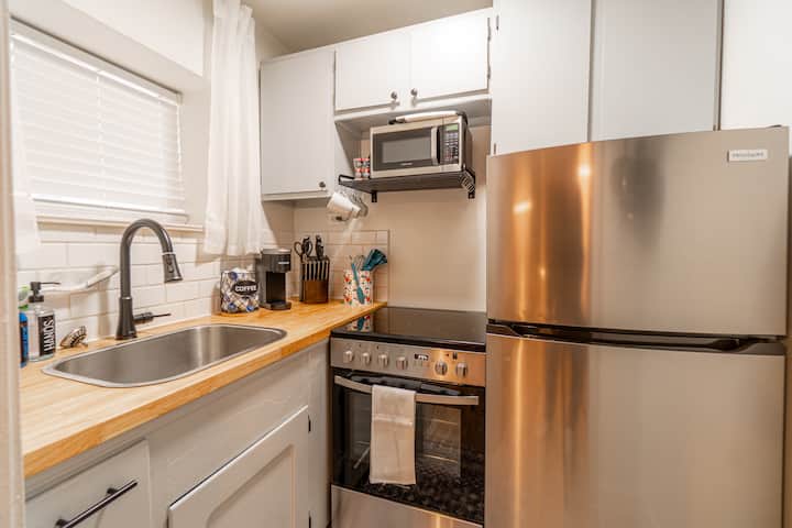 Riverside Luxe: Trendy Design Escape - Reno, NV