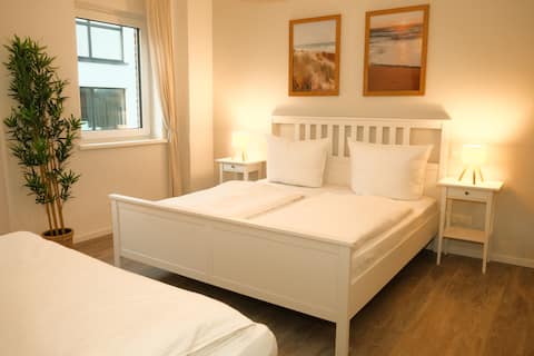 Close to the beach | 2 rooms | balcony | modern