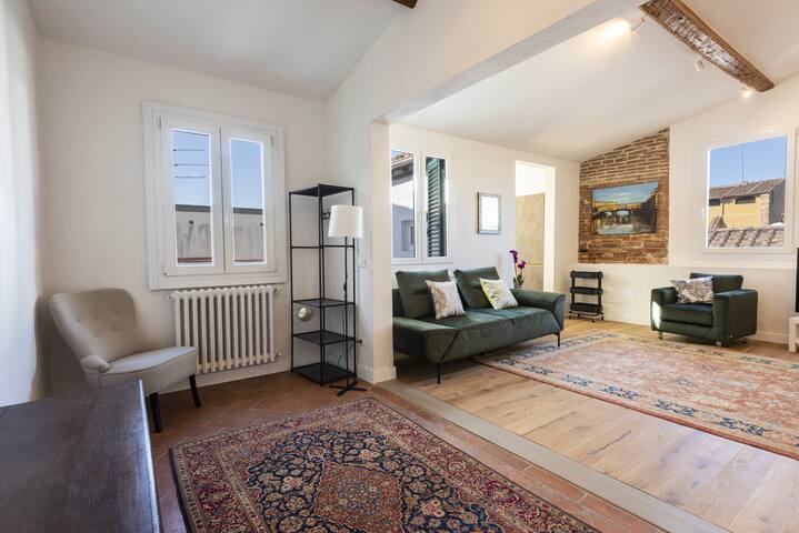 Santa Maria Novella penthouse gallery image 4