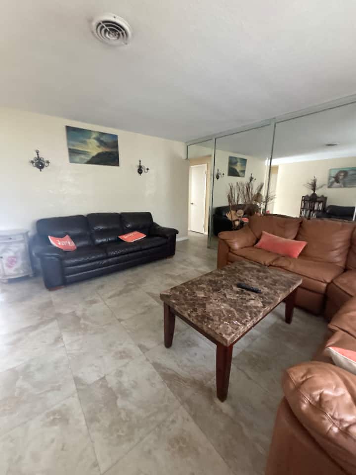 5/2 House With Pool. Ideal For Business Stays. - ハリウッド, FL