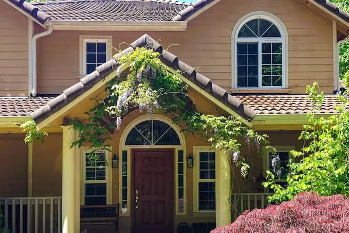 Wisteria Lane Forest Retreat in Olympia, Washington - Huser zur Miete in  Olympia, Washington, Vereinigte Staaten - Airbnb