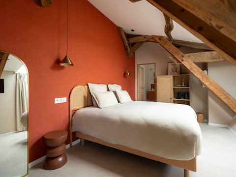 Vignerons Room with vineyard view & breakfast