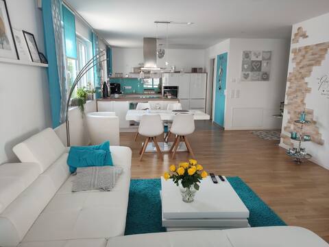 Modern 5-room apartment near Schlosssee