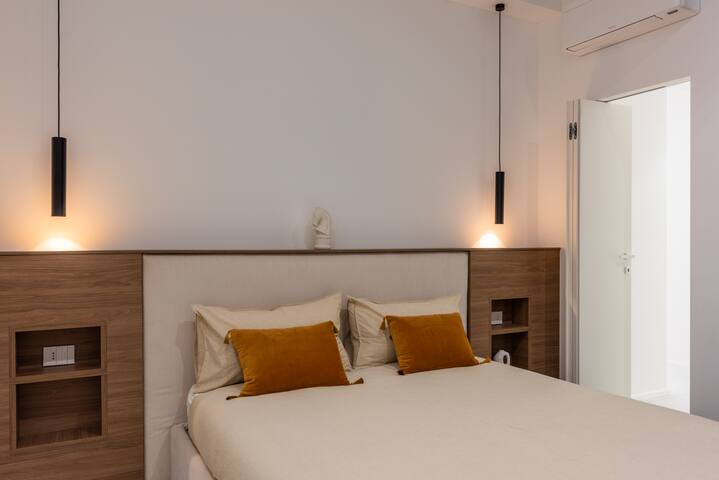 White House Shell & Lux Suites