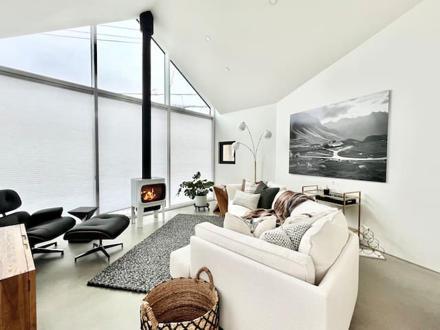 2 BR Home+King Bd+Near Downtown!