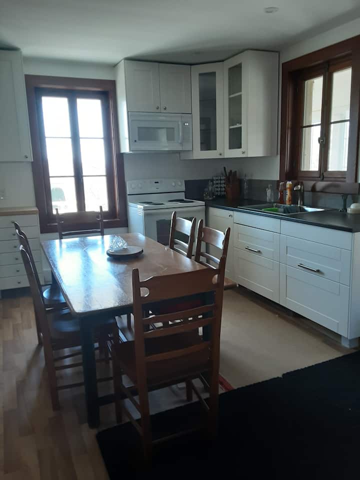 La Chambre Jaune Au 404 - La Malbaie