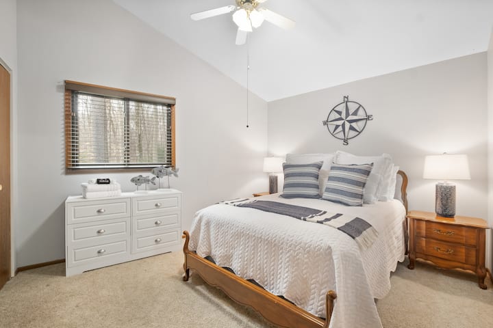 Sanjajte u kojem smjeru idete u ovoj gostoljubivoj spavaćoj sobi s bračnim krevetom!