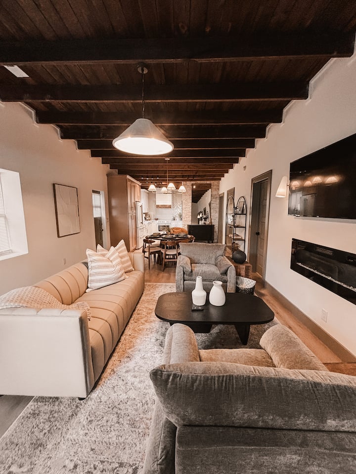 The Cutest Cottage In Knoxville! - Knoxville, TN