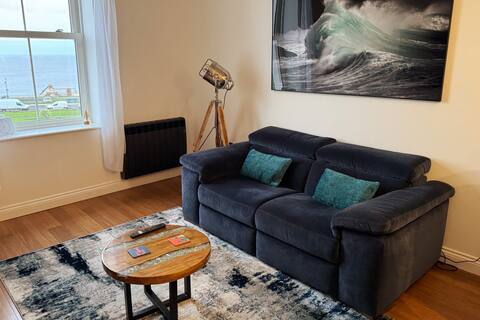 Top Airbnb: Luxury 1 bed apartment with panoramic sea views in Whitby