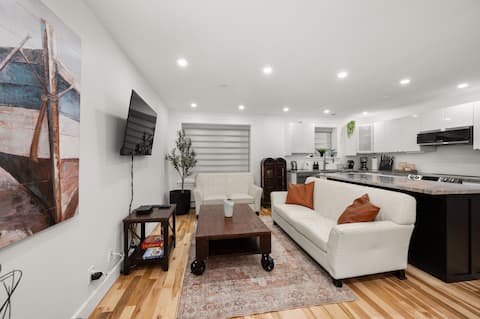 Langley ~ Modern Basement Suite !
