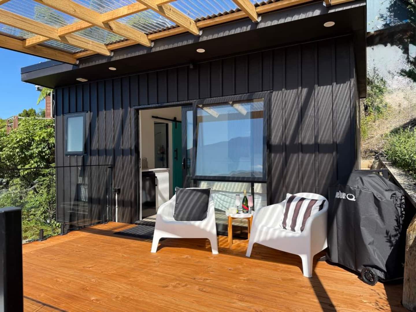 The Cabin At Lake Tarawera. 4
