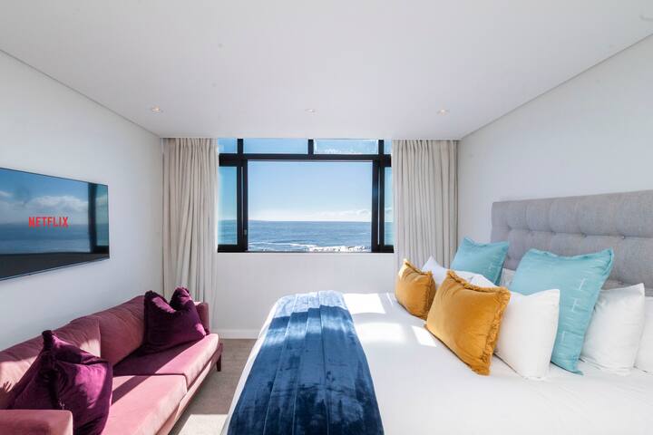 King & Queen Bed / Sea View / Promenade/ Fast Wifi gallery image 4