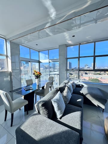 Saint Luxury Apartment – 502