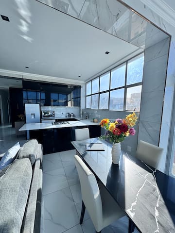 Saint Luxury Apartment – 502 gallery image 2