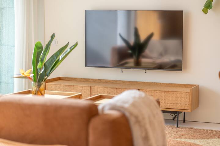 The Vermillion – Private Garden + Pool Access gallery image 2