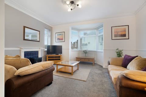 3 Bedroom in Haughton Road with Free WiFi