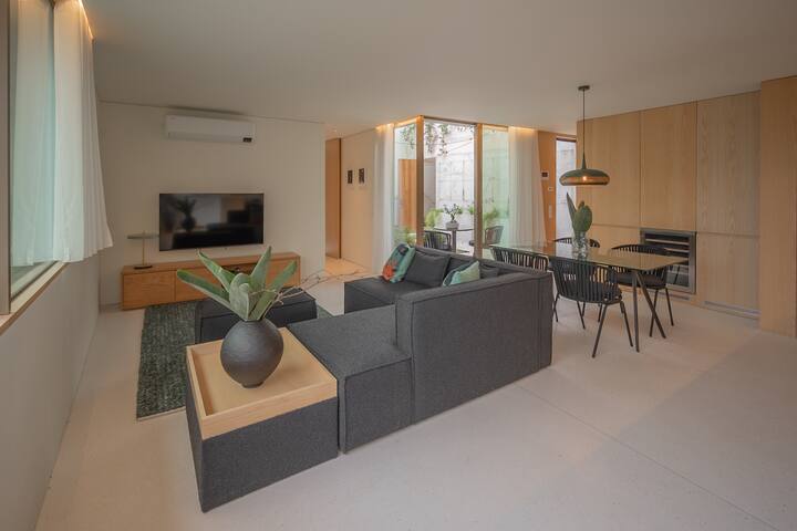 The Asana, Luxury Retreat Home with Pool Access. gallery image 2