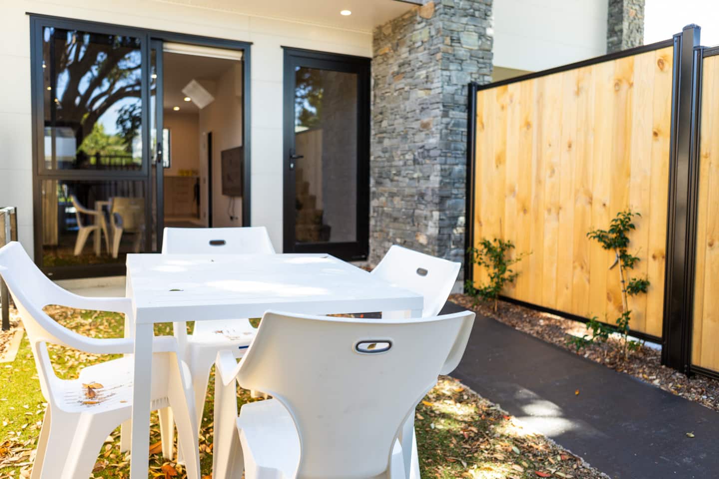 Comfortable 2-bedroom Home On Ariki Street 4