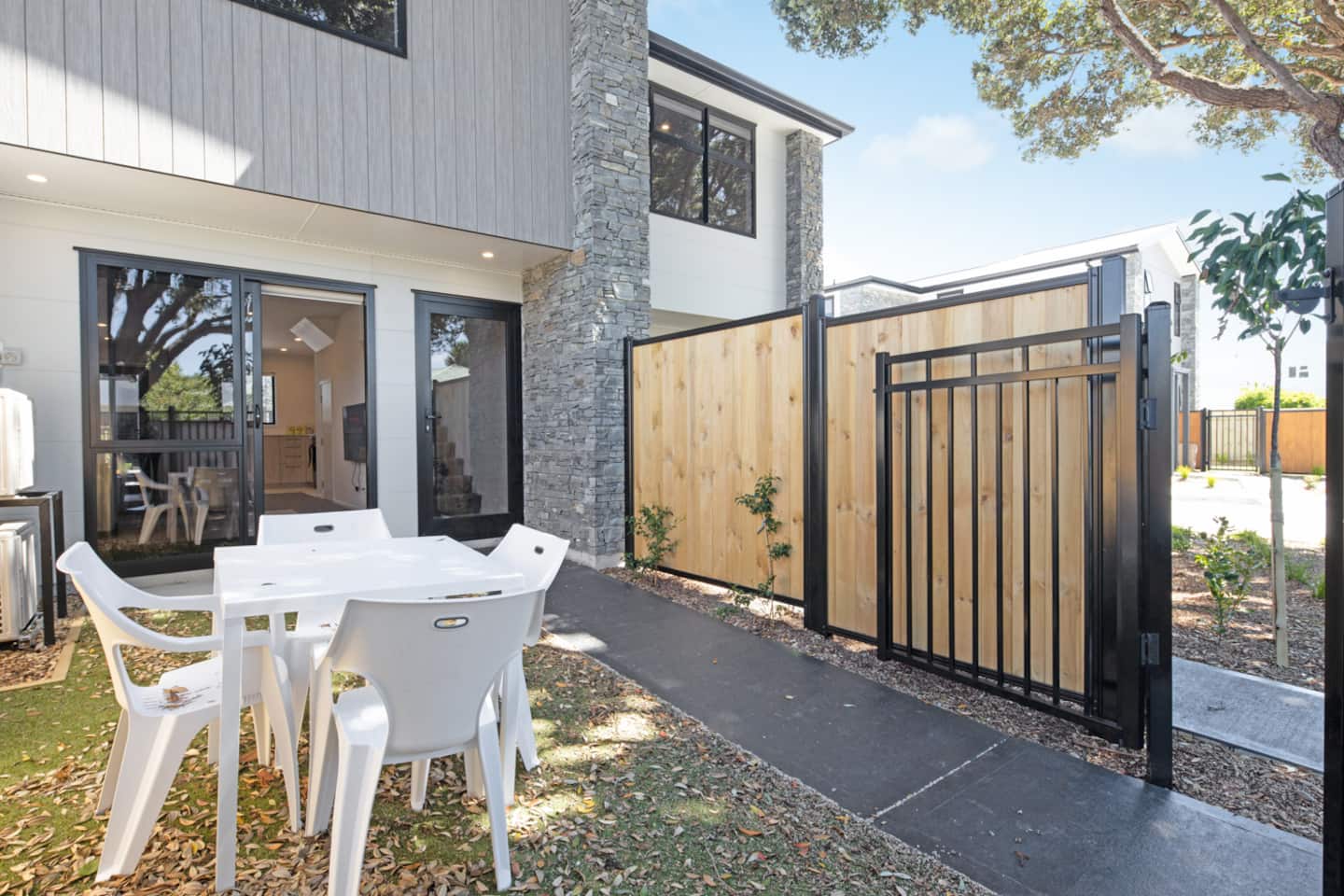 Comfortable 2-bedroom Home On Ariki Street 3