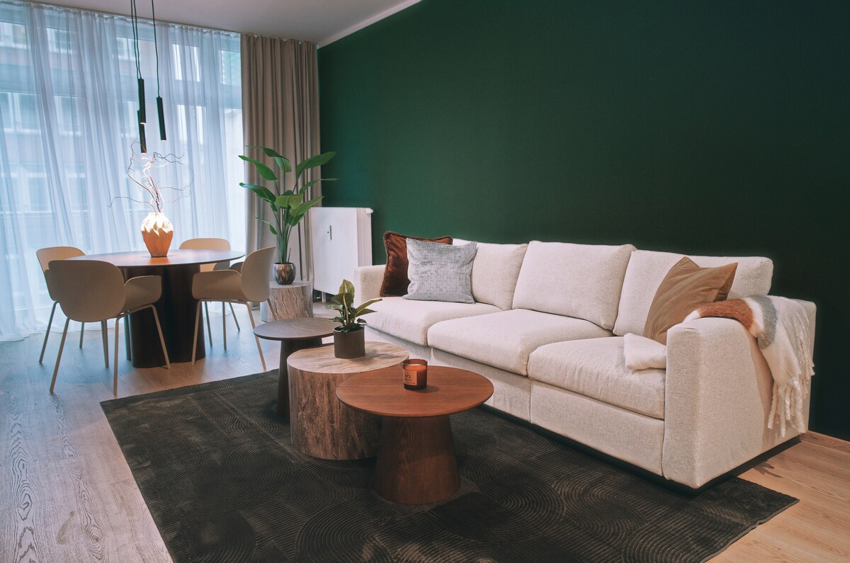 Top performing Airbnb: Waterfront Riverside Premium Suites by ORY Living in Neustadt