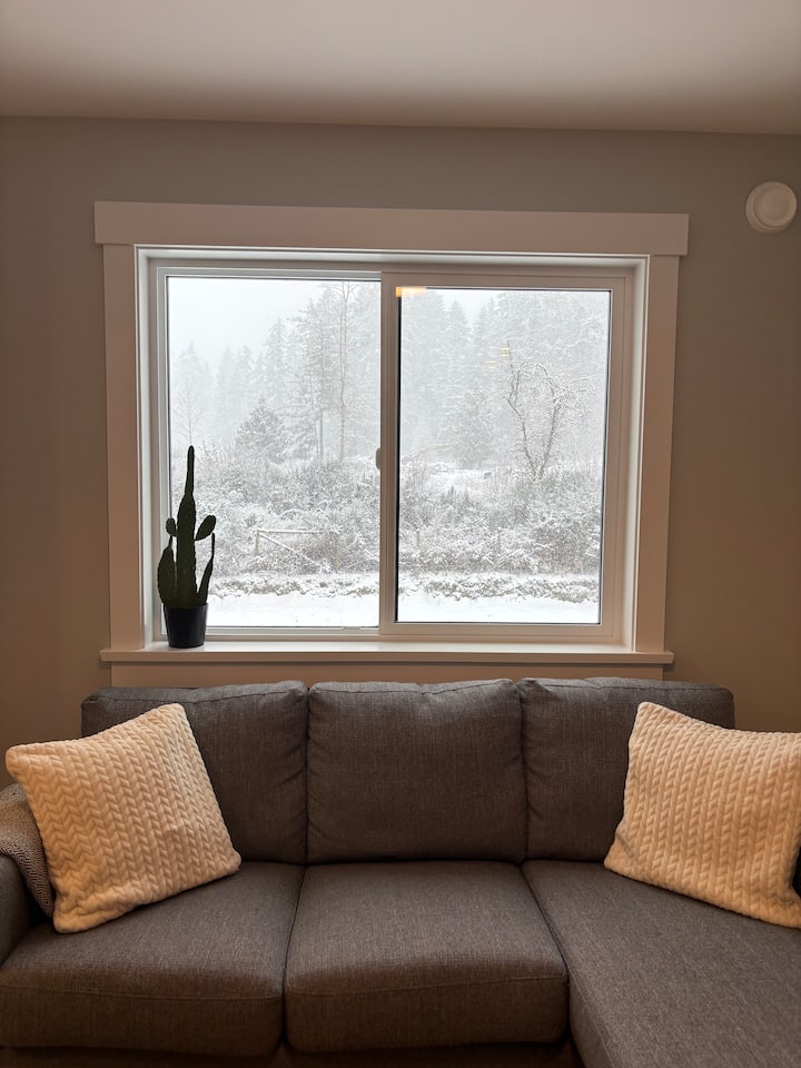Mountain View Suite - Gulf Islands