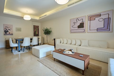 Sunny 2BR Eden East Apartment