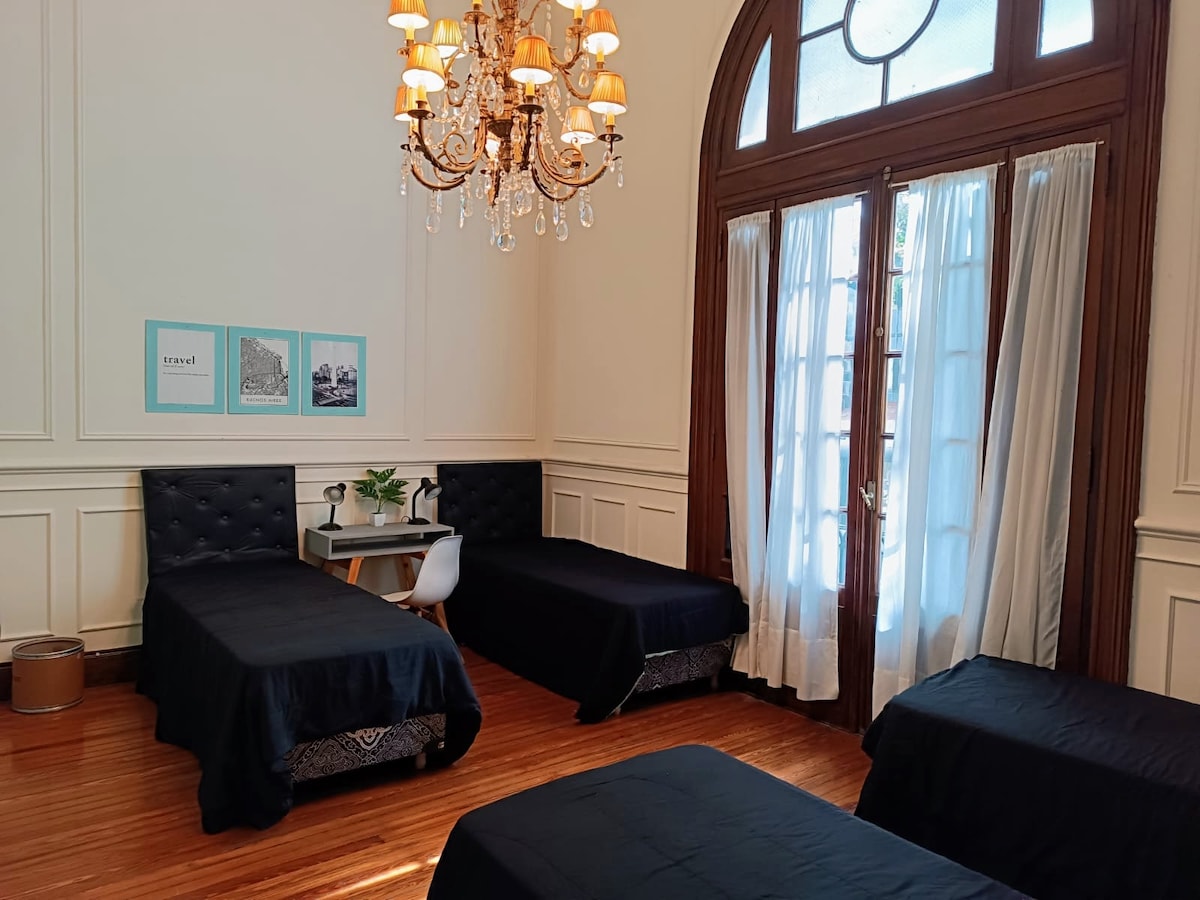 Cama em quarto compartilhado em Palermo
