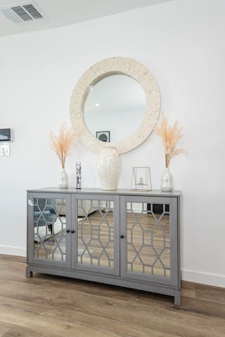 LA Gated Private Home near Universal Studios