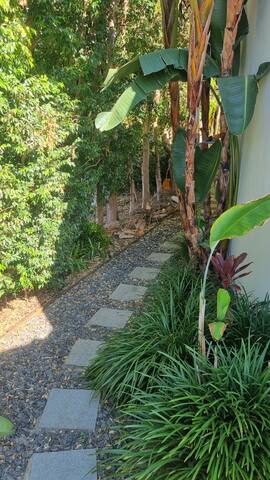 Hillside “Hollywood” Mansion: Tennis, Pool, Cinema gallery image 5