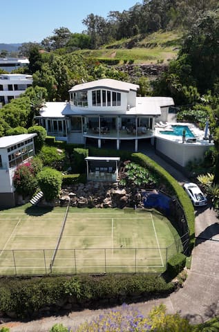 Hillside “Hollywood” Mansion: Tennis, Pool, Cinema